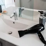 Caldo Ed Elegante Vicino Metro *